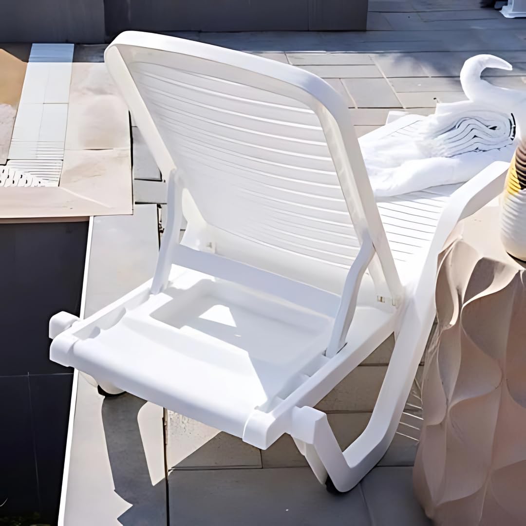 Adjustable back of a white Marcolo plastic sun lounger.