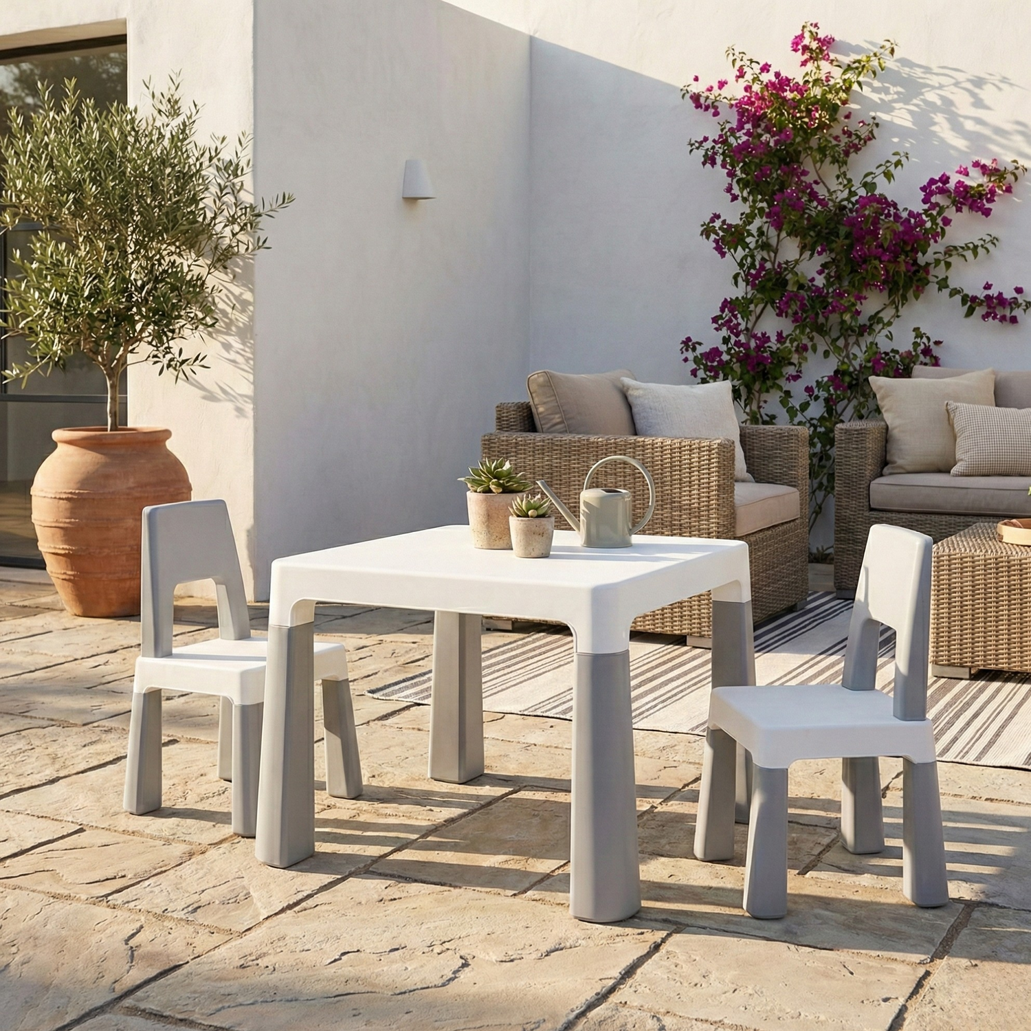 Kids' table and chairs set by Marcolo for children’s study and play