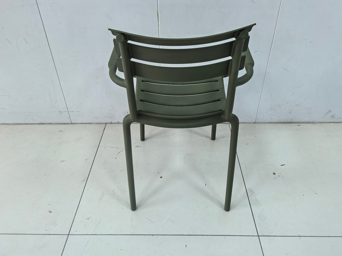 Lido Chair with Arms, Green – Green, lifestyle view 4