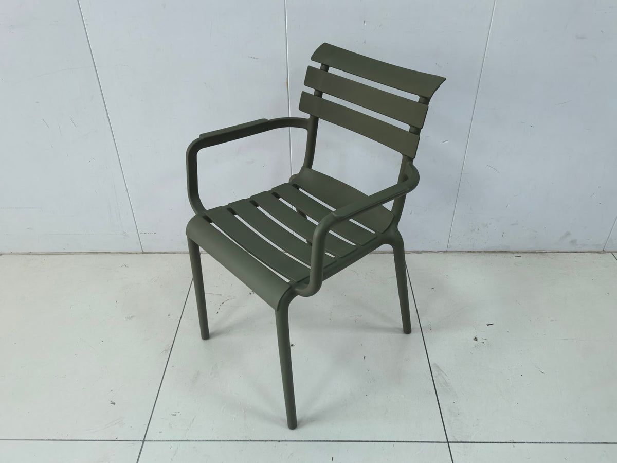 Lido Chair with Arms, Green – Green, lifestyle view 2