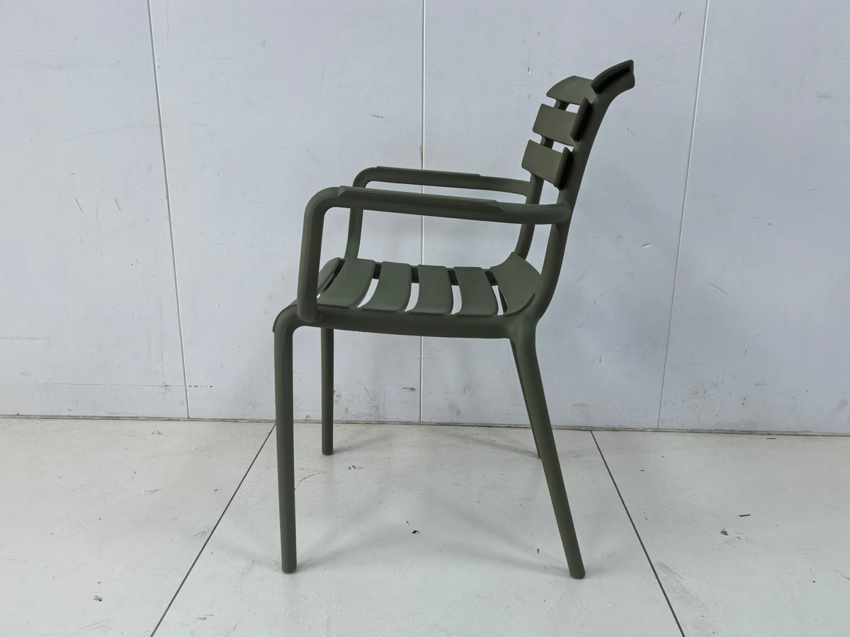 Lido Chair with Arms, Green – Green, lifestyle view 3