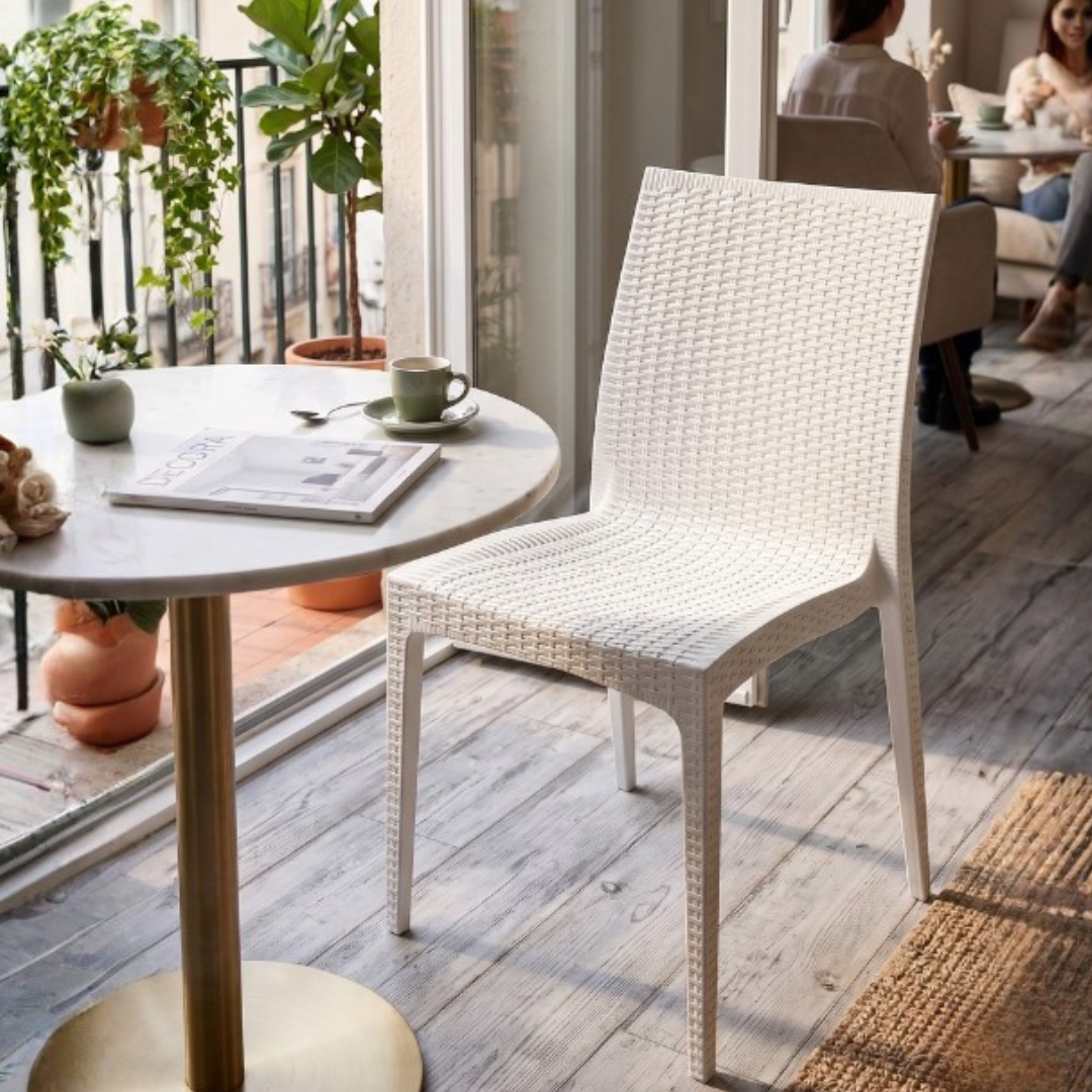 QUEEN RATTAN CHAIR