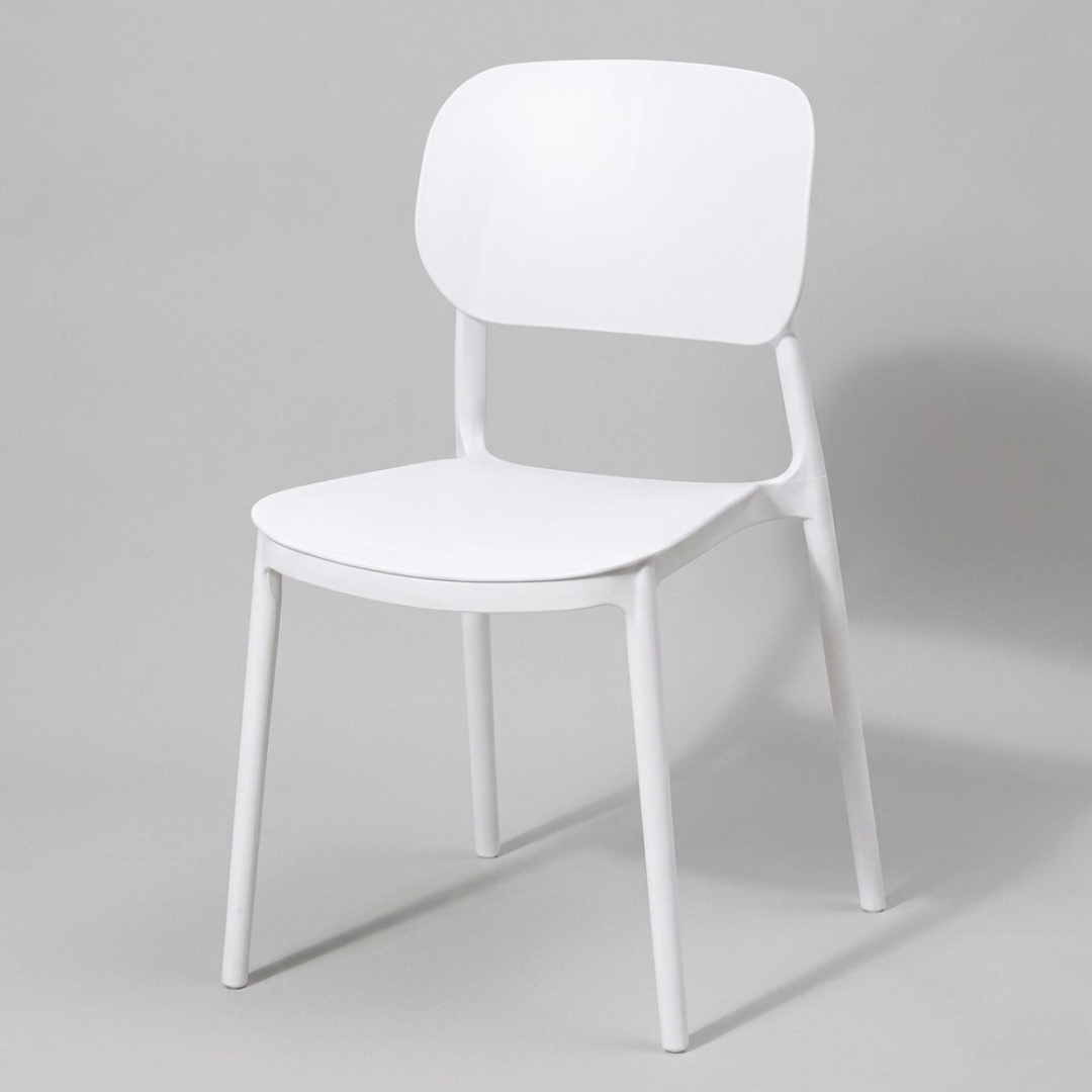 Como Dining Chair – Minimalist Indoor & Outdoor Plastic Chair