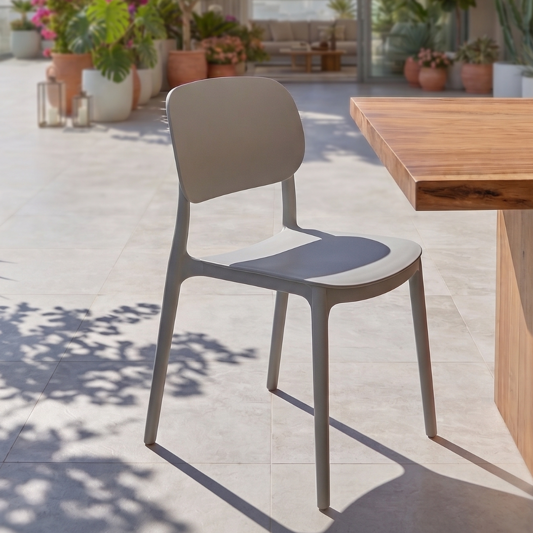 Como Dining Chair – Minimalist Indoor & Outdoor Plastic Chair