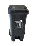 حاوية نفايات شديدة التحمّل 240L بعجلات ودواسة قدم وسطية وغطاء – HDPE مقاوم للأشعة فوق البنفسجية، 14.6 kg