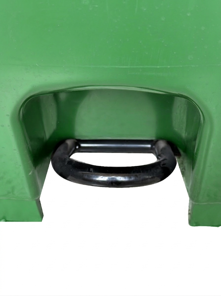 حاوية نفايات شديدة التحمّل 240L بعجلات ودواسة قدم وسطية وغطاء – HDPE مقاوم للأشعة فوق البنفسجية، 14.6 kg
