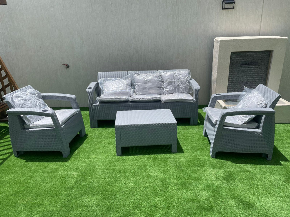 Customer photo: grey Havana 5-seater outdoor sofa set with back cushions in a UAE garden