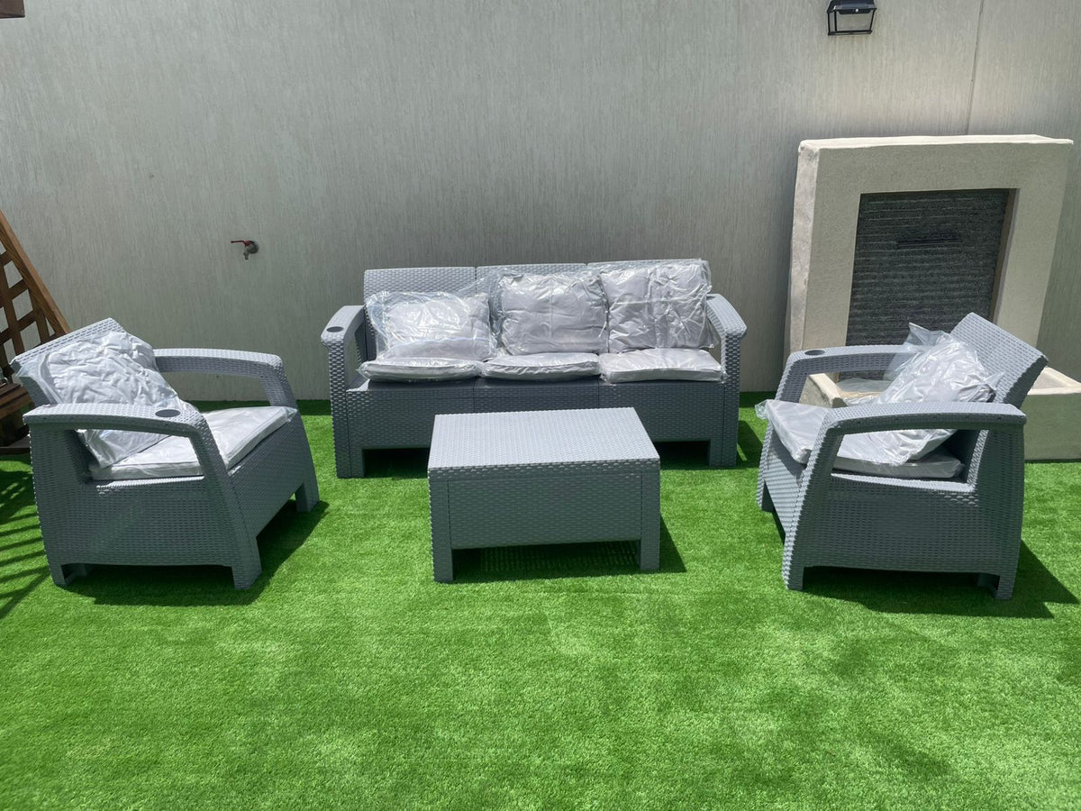 Customer photo: grey Havana 5-seater outdoor sofa set with back cushions in a UAE garden